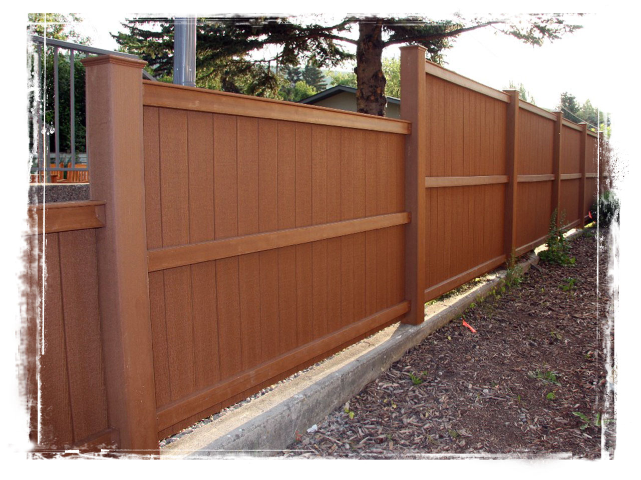 Fence construction in Cochrane